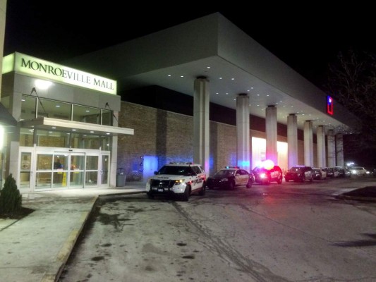 Tiroteo en centro comercial de Pennsylvania deja 3 heridos