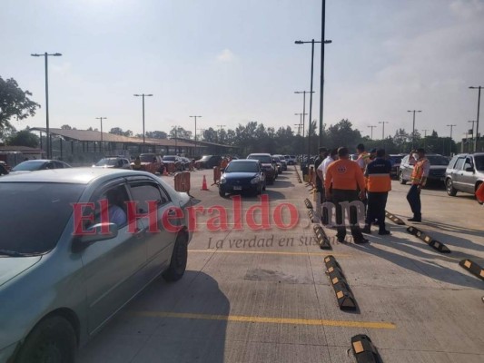 FOTOS: Así inició la jornada de vacunación de adultos mayores contra el covid en la capital