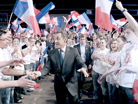 Libia estaba dispuesta a financiar la campaña de Sarkozy en 2007