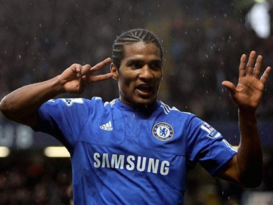 Florent Malouda se entera por Twitter que FC Zurich lo despidió