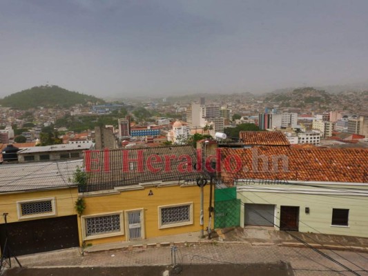 Las imágenes de la nube de polvo del Sahara sobre la capital hondureña