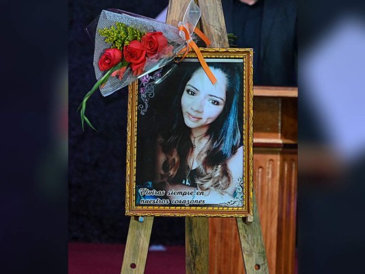 Entierro de Keyla Martínez: dolorosa despedida de universitaria ultimada en posta policial
