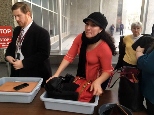 El ICE detiene a salvadoreña que ganó demanda por arresto&nbsp;