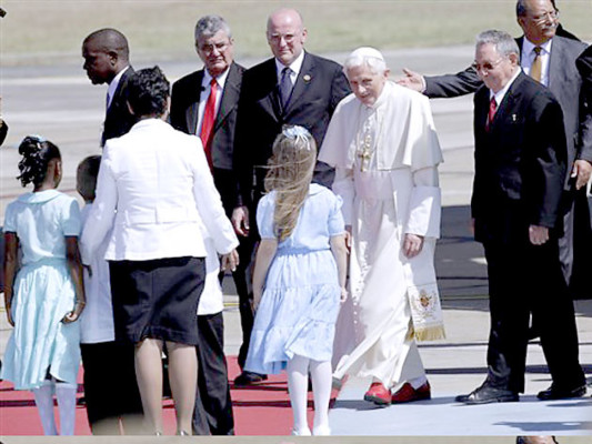 Papa Benedicto XVI llega a Cuba