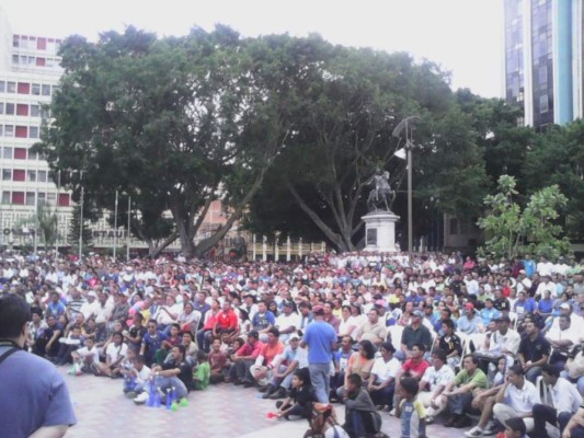 El Honduras-Ecuador paraliza Tegucigalpa