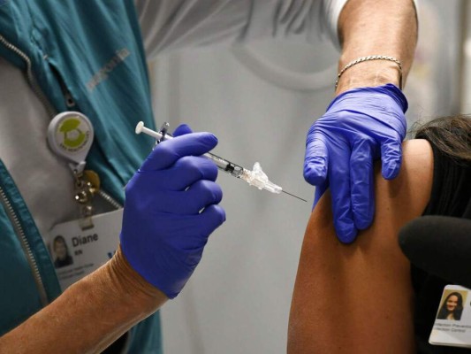 Si EEH reduce pérdidas un mes, vacuna contra el covid-19 llegaría a toda la población