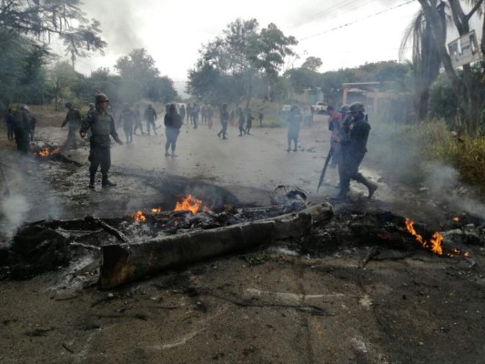 De un disparo muere joven que participaba en las protestas