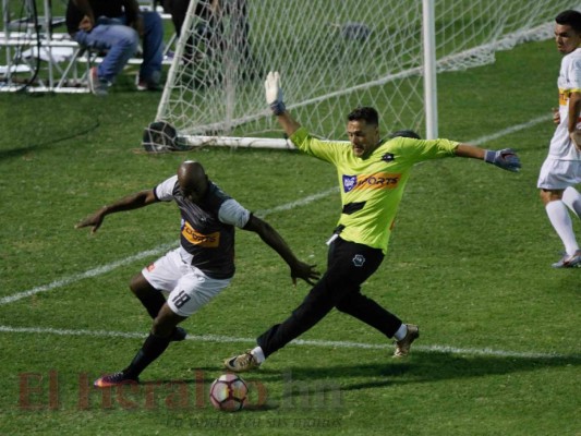 Las fotos del Duelo de Leyendas en el que Cambiasso, Materazzi, Hierro, Julio César y compañía brillaron en San Pedro Sula