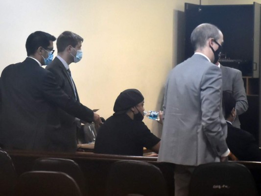 Sonriente y satisfecho: la reacción de Ronaldinho al quedar libre (FOTOS)