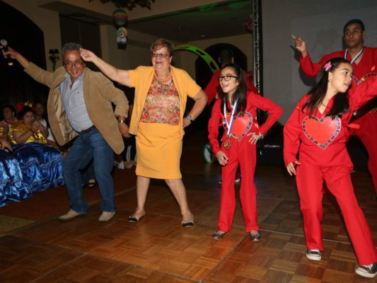 Un centenar de niños muestran sus talentos en el III Neuro Talent Show