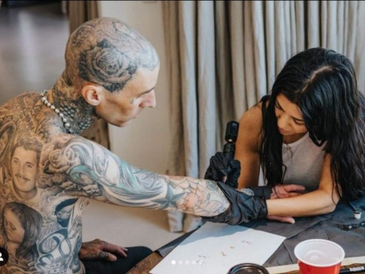 Los detalles del compromiso entre Kourtney Kardashian y Travis Barker (Fotos)  