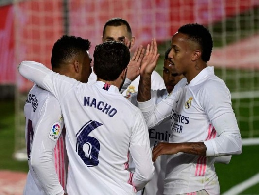El Real Madrid ganó 2-0 al Osasuna y sigue a la caza del Atlético