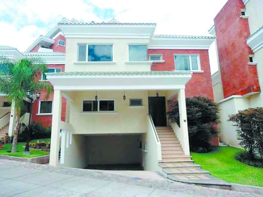 Solicitarán primer juicio oral contra Zelaya