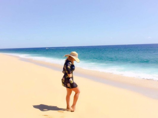 Conoce a Cristian Salas, la sensual esposa de Marco Antonio Solís 'El Buki'