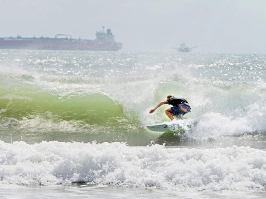 La tormenta tropical Hanna se intensifica y emiten alerta en la costa de Texas