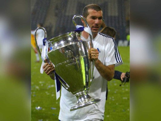 La volea de Zinedine Zidane en Champions League cumple 15 años
