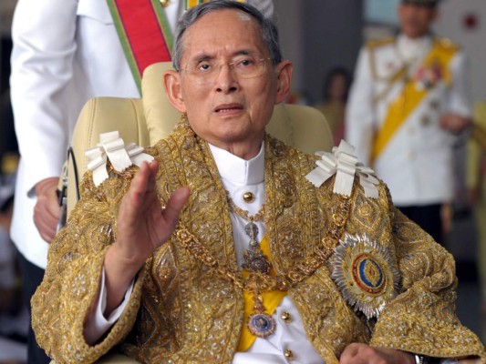 Fallece el rey de Tailandia, el que más duró en el trono
