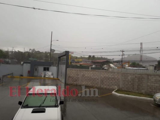 FOTOS: Tormenta azotó las calles de la capital de Honduras