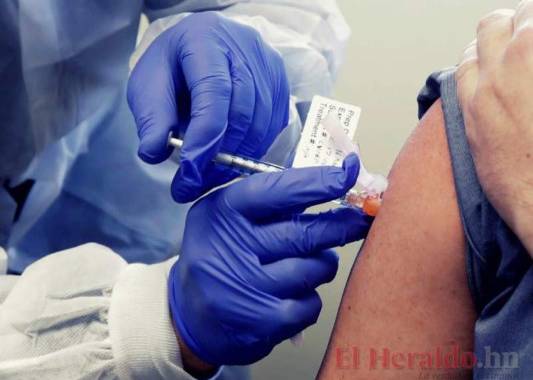 La Secretaría de Salud recibirá los lotes de dosis en partes, por lo que se programó la inmunización en fases.