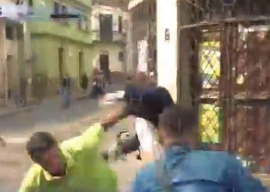 El periodista del HCH fue agredido durante las protestas de este lunes.