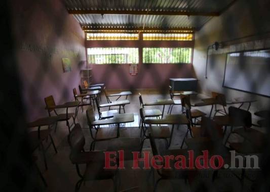 Alto contagio por covid-19 está obligando a las autoridades municipales a ordenar el cierre de las escuelas y colegios. Foto: El Heraldo