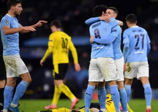 Phil Foden se vistió de héroe con su gol in extremis para darle la ventaja al City previo a su visita a Dortmund. Foto: AFP