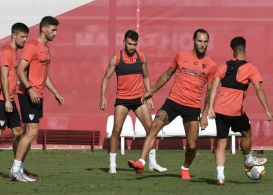El Sevilla también ha suspendido los entrenamientos 'de manera preventiva' y ha llevado a cabo una desinfección de las instalaciones del club. Foto: Twitter