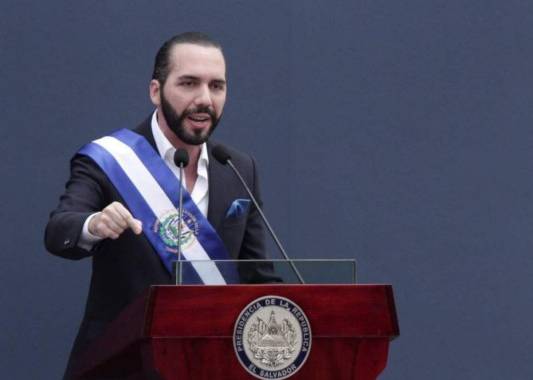 Nayib Bukele, presidente de El Salvador, se refirió a los acontecimientos en el Congreso de Honduras.