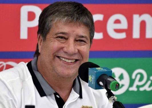 Bolillo Gómez viene a sustituir al técnico uruguayo Fabián Coito. Foto: AFP