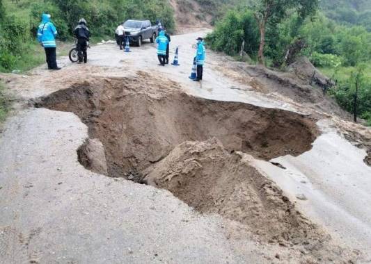 El municipio de Trojes se encuentra incomunicado desde horas antes de que la tormenta tropical Eta ingresara al territorio nacional.