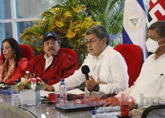 Daniel Ortega y Juan Orlando Hernández firmaron el tratado de integración el pasado miércoles. Foto: El Heraldo