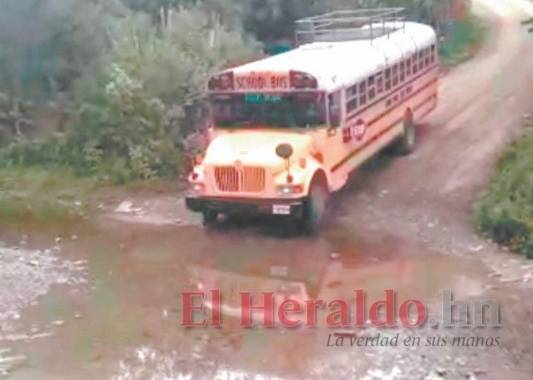 La carretera que comunica a varios municipios de Olancho con el norte del país es seriamente afectada durante el invierno. Foto: El Heraldo