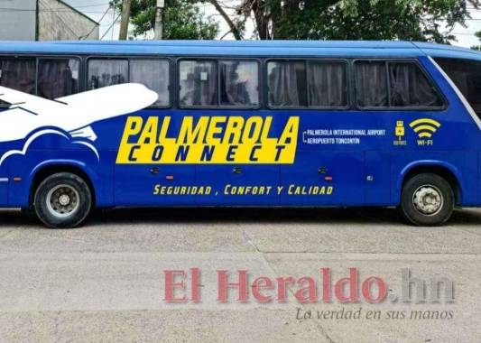El concesionario PIA aseguró que ya tiene los cinco buses ejecutivos que trasladarán a los pasajeros y empleados de Palmerola. Foto: El Heraldo