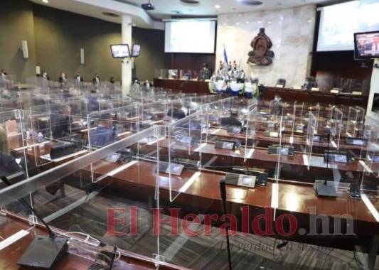 El hemiciclo fue acondicionado para evitar contagios de covid-19 y se espera que para el nuevo CN se vuelva a las sesiones presenciales. Foto: El Heraldo