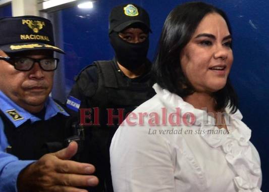 Rosa Bonilla de Lobo tiene más de un año con cinco meses de estar recluída en la PNFAS y seguirá privada de su libertad por el veredicto del Tribunal en Materia de Corrupción.