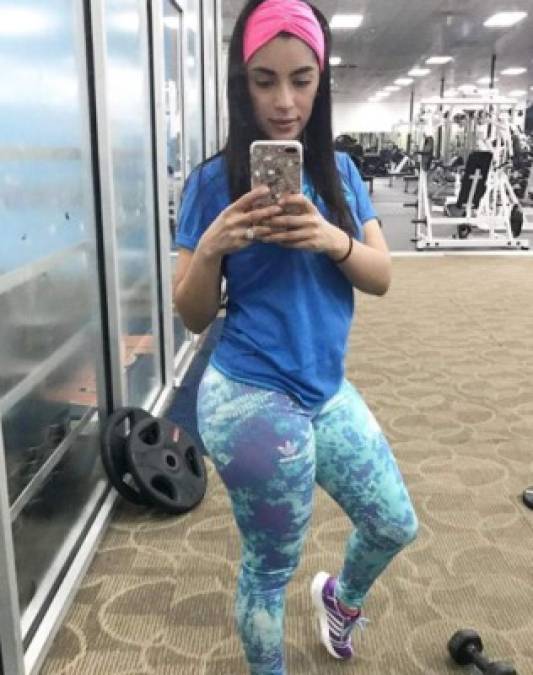 Las fotografías más sexys de la hondureña Fany Barber en el gimnasio