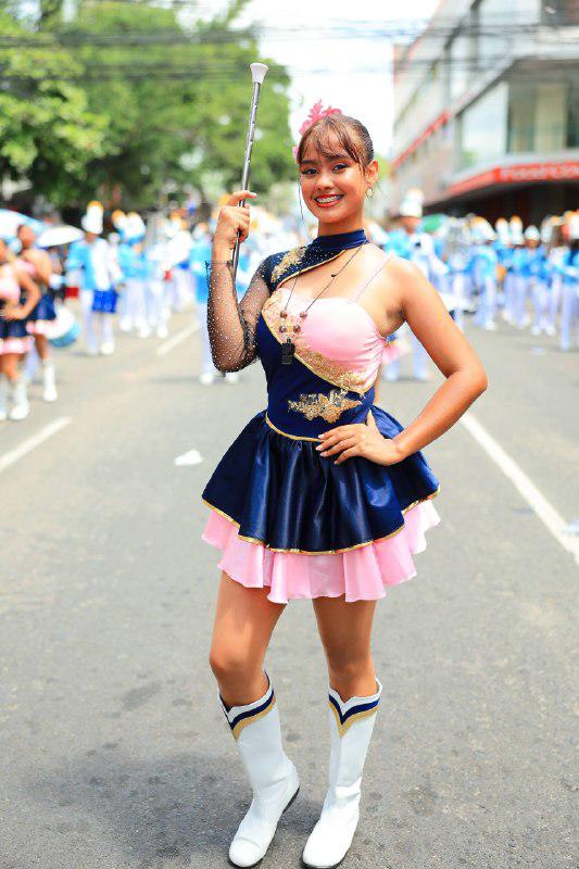 ¡Se robaron las miradas! Palillonas de San Pedro Sula rinden honor a la patria en los desfiles