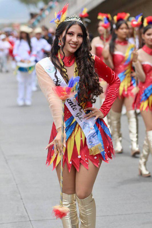 Rostros de las bellas palillonas que destacaron en estos desfiles patrios 2026