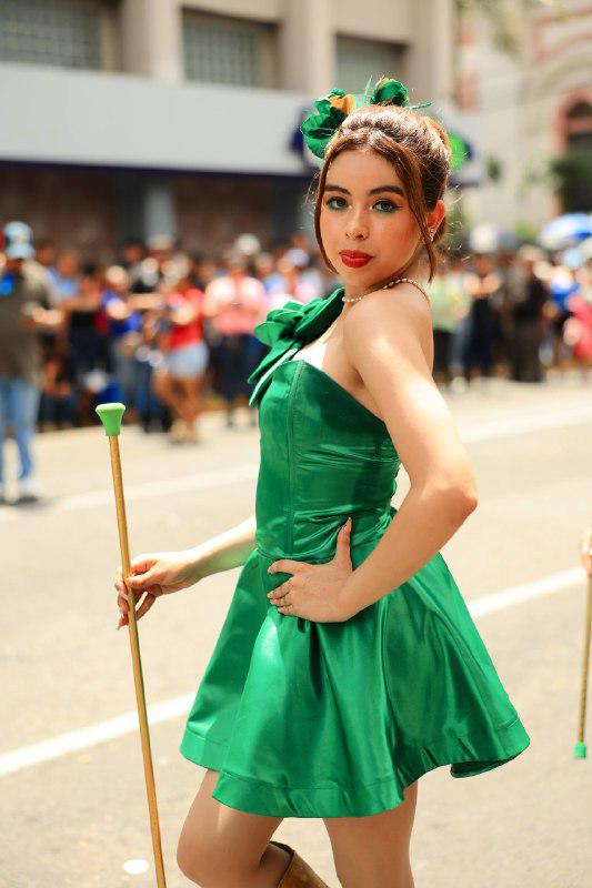 ¡Se robaron las miradas! Palillonas de San Pedro Sula rinden honor a la patria en los desfiles