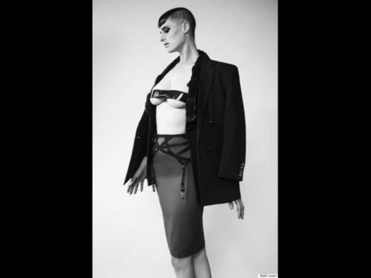 Modelo con rostro de varón impacta en las redes sociales