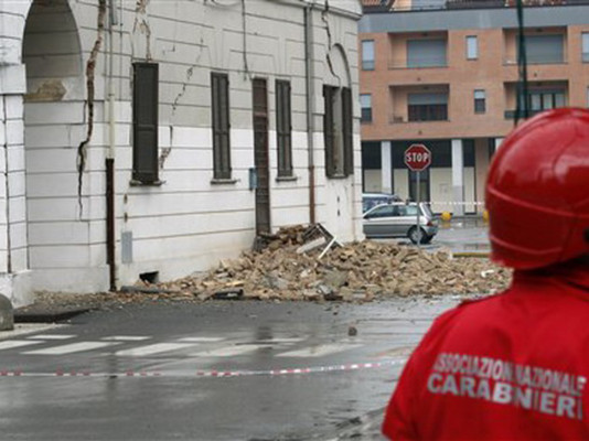 Terremoto al norte de Italia deja al menos seis muertos