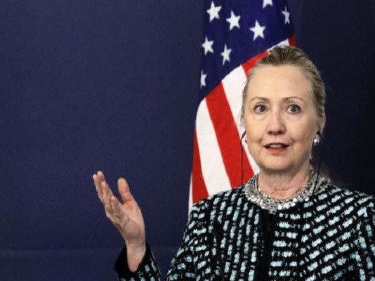 Hospitalizan a Hillary Clinton por un coágulo de sangre
