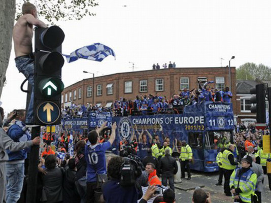 Chelsea celebra en Londres trofeo de Liga de Campeones