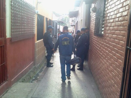 Frente a su casa matan a mujer en colonia El Sitio