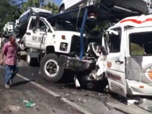 Once muertos en accidente vehicular en Colombia
