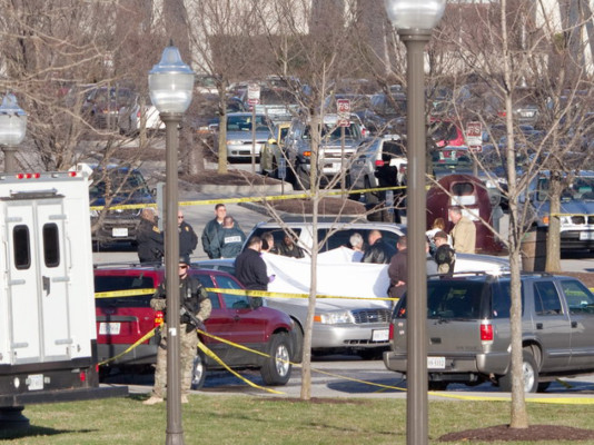 Hombre armado mata a dos personas en Virginia Tech