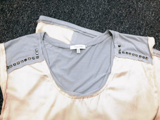 El detalle de los studs, remaches o tachuelas