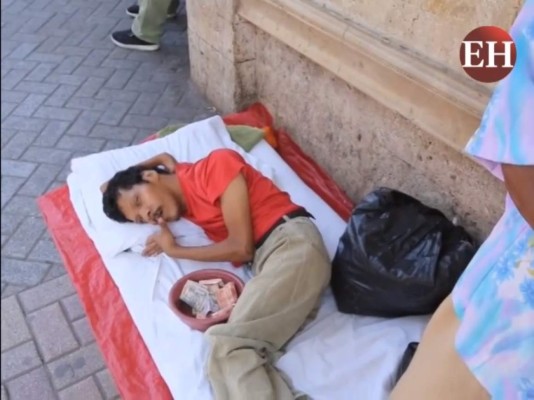 Doña Amada: La súper mamá que vence obstáculos por el amor a su hijo con parálisis cerebral  