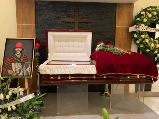 Luto y desconsuelo en el último adiós a Cepillín (FOTOS)  