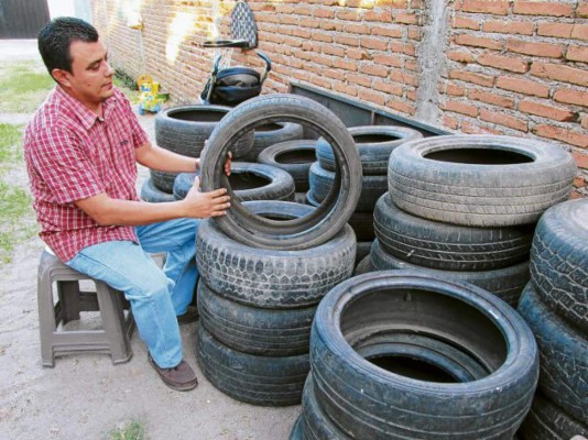 Instalan fábrica de muebles de llantas usadas en el sur